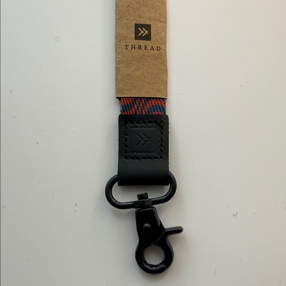 Thread Red and Black Keychain - Picture 3 of 6
